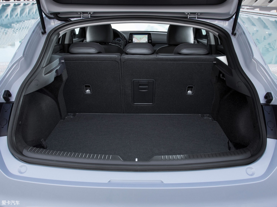 2018��i30(����) Fastback