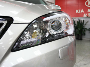 2010款2.4L 尊贵版 大灯