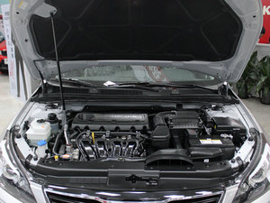 2010款2.4L 精英版 发动机