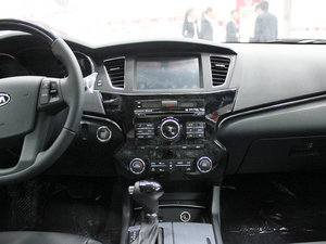 2010款2.4L 精英版 中控台