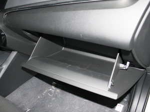 2010款2.4L 精英版 手套箱