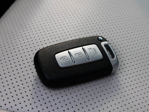 2012款2.4L 旗舰版 车钥匙