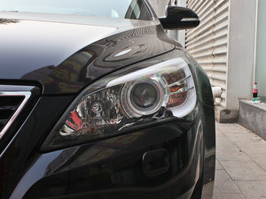 2012款2.4L 尊贵版 大灯