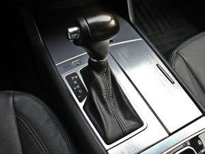 2012款2.4L 尊贵版 换挡杆