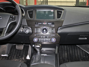 2012款2.4L 尊贵版 中控台