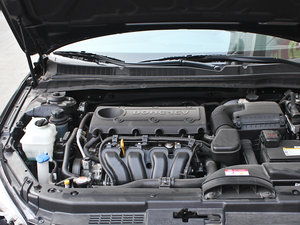 2012款2.4L 尊贵版 发动机