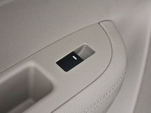 2013款2.4L 5座汽油豪华版 中控区