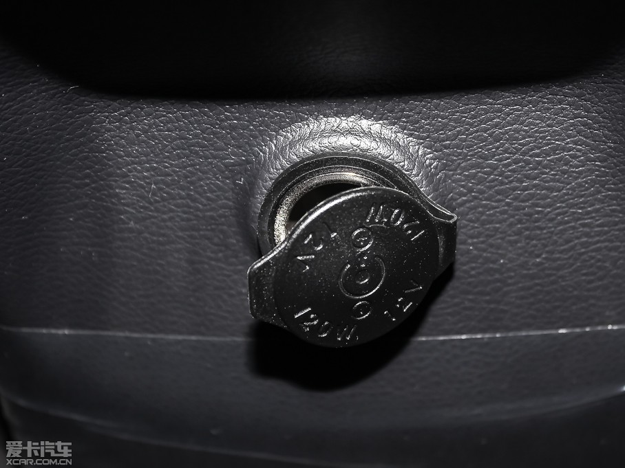 2013��ј� 2.0L 7���ԄӺ��A�� ��IV