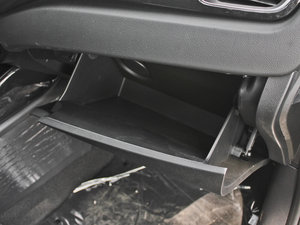 2013款2.0L 5座自动标准版 国IV 空间座椅