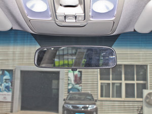 2013款2.0L 5座自动标准版 国IV 空间座椅
