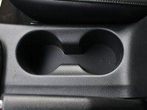 2013款2.0L 5座自动标准版 国IV 空间座椅