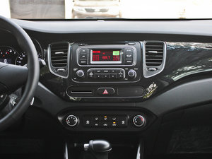 2013款2.0L 5座自动标准版 国IV 中控区