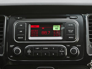 2013款2.0L 5座自动标准版 国IV 中控区