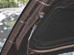 2013款2.0L 5座自动标准版 国IV 其它