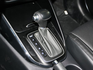 2013款2.0L 7座自动标准版 国IV 换挡杆