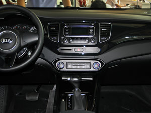 2013款2.0L 7座自动标准版 国IV 中控台