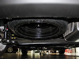 2013款2.0L 7座自动标准版 国IV 备胎