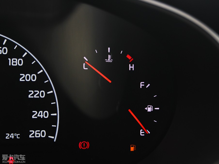 2013P 2.4L Ԅ(dng)̄(w) V