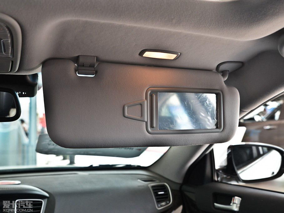 2013P 2.4L Ԅ̄(w)촰 V