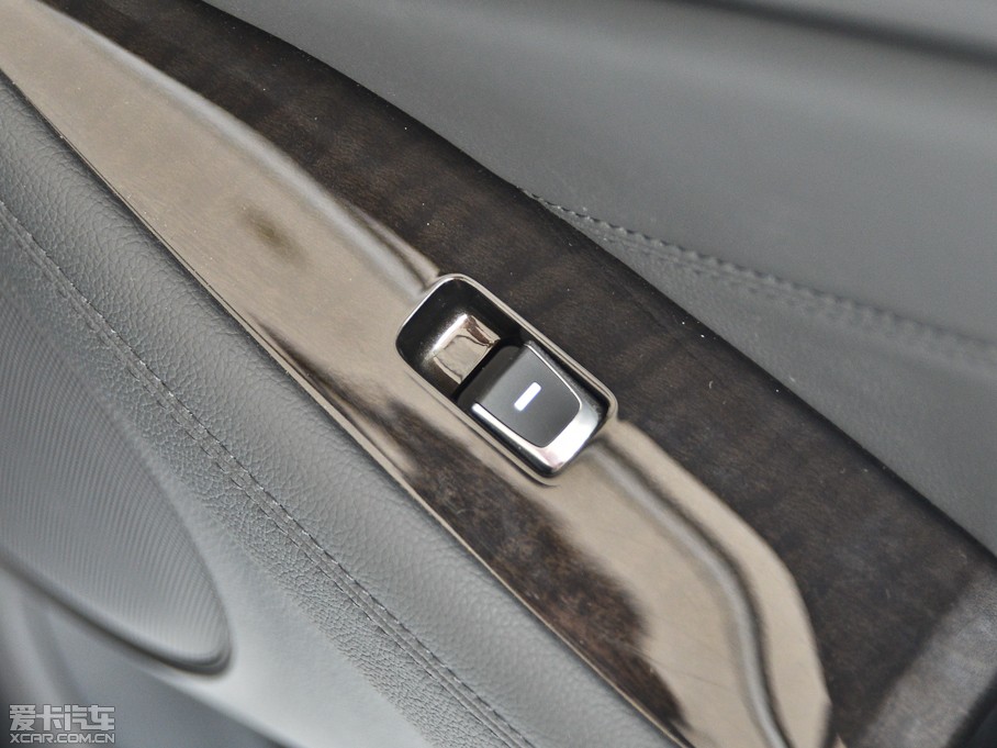 2013P 2.4L Ԅ̄(w)촰 V