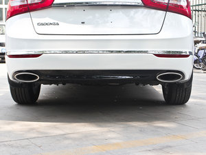 2013款2.4L 自动商务版 京V 排气管