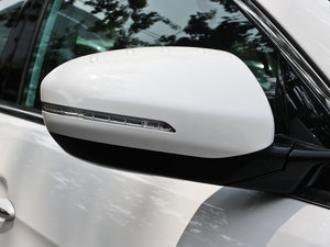 2013款2.4L 自动商务版 京V 细节外观