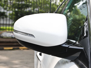 2013款2.4L 自动商务版 京V 细节外观