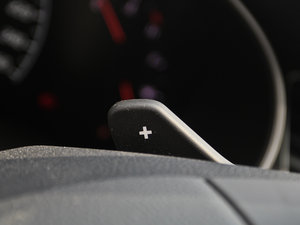 2013款2.4L 自动商务版 京V 中控区