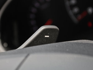2013款2.4L 自动商务版 京V 中控区