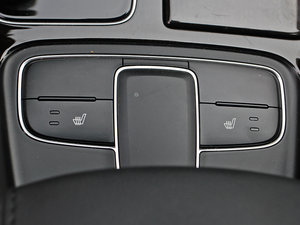 2013款2.4L 自动商务版 京V 中控区