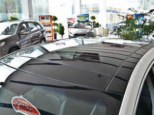2013款2.4L 自动商务天窗版 京V 车顶