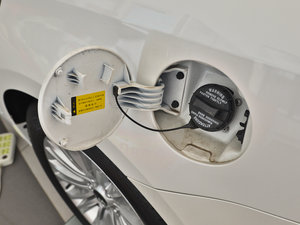 2013款2.4L 自动商务天窗版 京V 油箱盖
