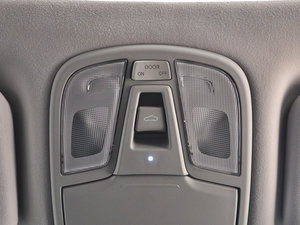 2013款2.4L 自动商务天窗版 京V 中控区
