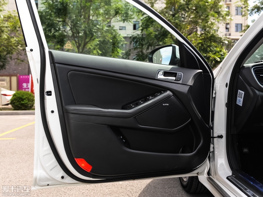 2014K5 Hybrid(M) 2.0L Hybrid Ş