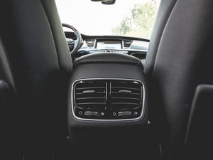2015款3.8L 自动旗舰版 中控区