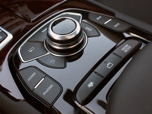 2015款3.8L 自动旗舰版 中控区