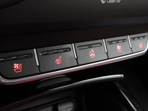 2015款L 2.2T 柴油四驱标准版 5座 国IV 中控区