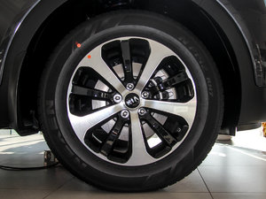 2015款L 2.4L GDI 汽油四驱精英版 5座 国IV 轮圈