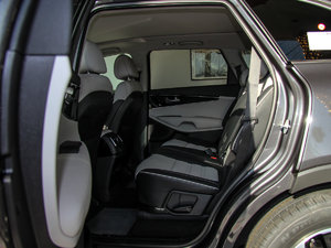 2015款L 2.4L GDI 汽油四驱精英版 5座 国IV 后排空间