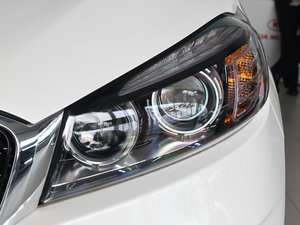 2015款L 2.4L GDI 汽油四驱运动版 5座 国IV 大灯