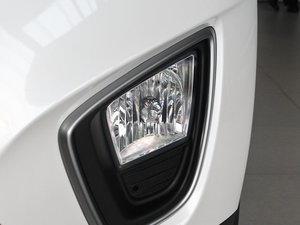 2015款L 2.4L GDI 汽油四驱运动版 5座 国IV 前雾灯