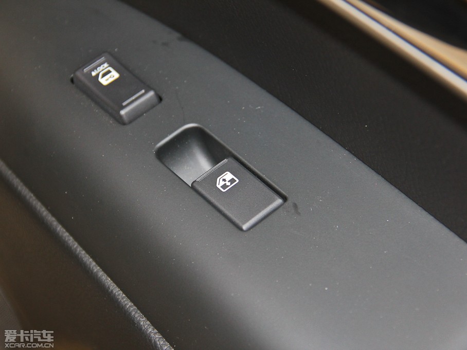 2015����J 3.8L ���A�� ��V