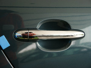 2011款2.0L 5座自动舒适版 主驾门拉手