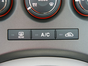 2011款2.0L 5座自动舒适版 中控区