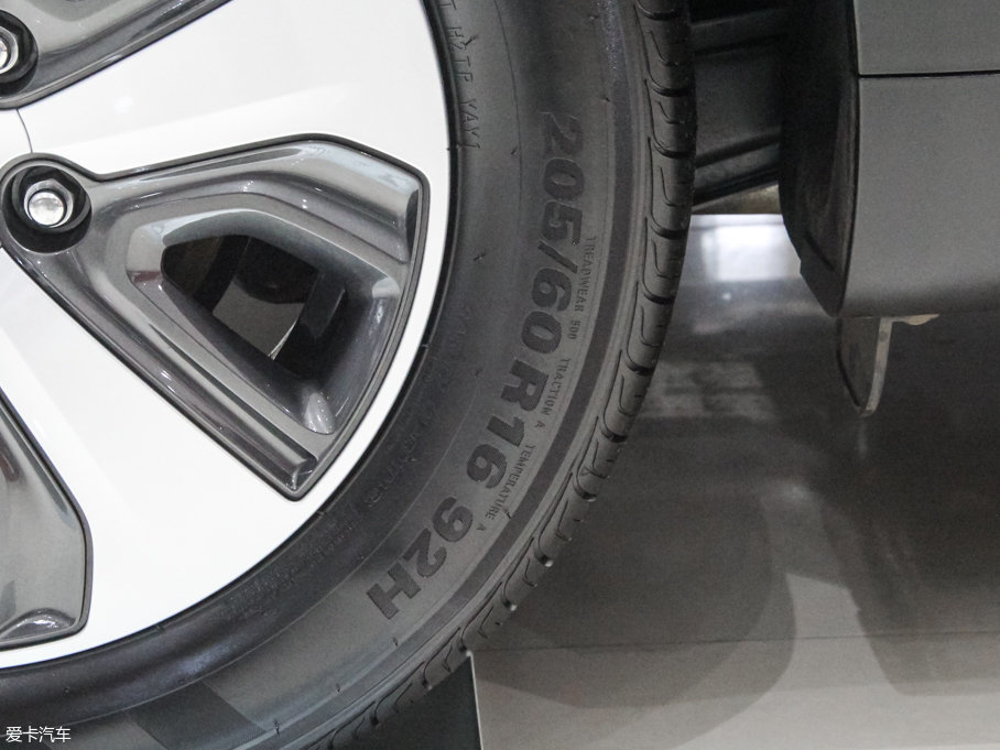 2017��O� 1.6L �p�x����Ş��