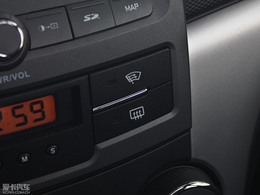 2011m 2.0T (q)ԄӺA(do)