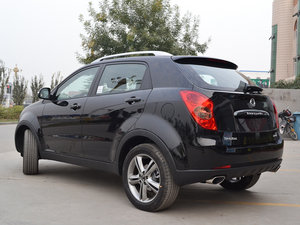 2011款2.0T 四驱自动豪华导航版 左后45度