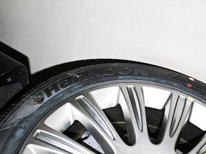 2012款3.6L 加长版 轮胎品牌
