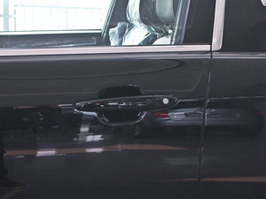 2012款3.6L 加长版 主驾门拉手