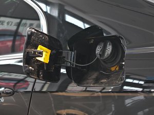 2012款3.6L 加长版 油箱盖